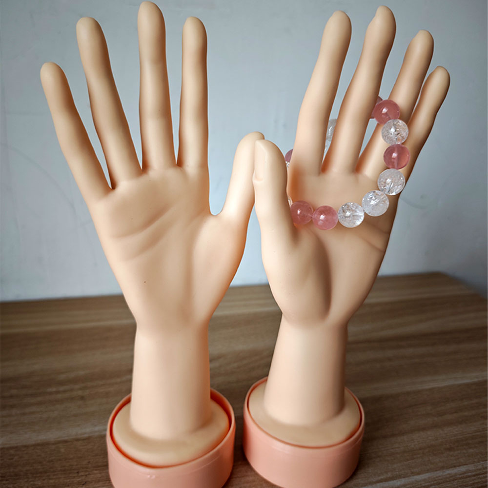 Body Jewelry Display Ideas - Een paar realistische siliconen mannequinhanden van
