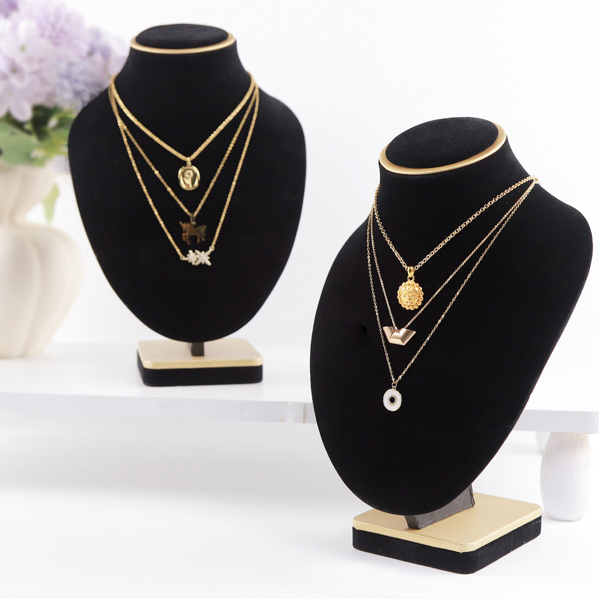 Body zwart fluwelen sieradenbu - Body Jewelry Stores recensie en prijs