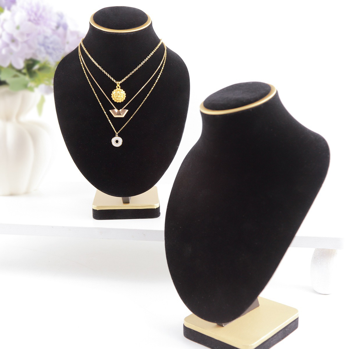 Body zwart fluwelen sieradenbu - Body Jewelry Stores recensie en prijs