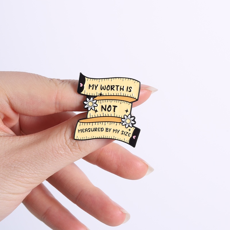Zelfliefde pin met lichaamspos - Body Jewelry Measurements recensie en prijs